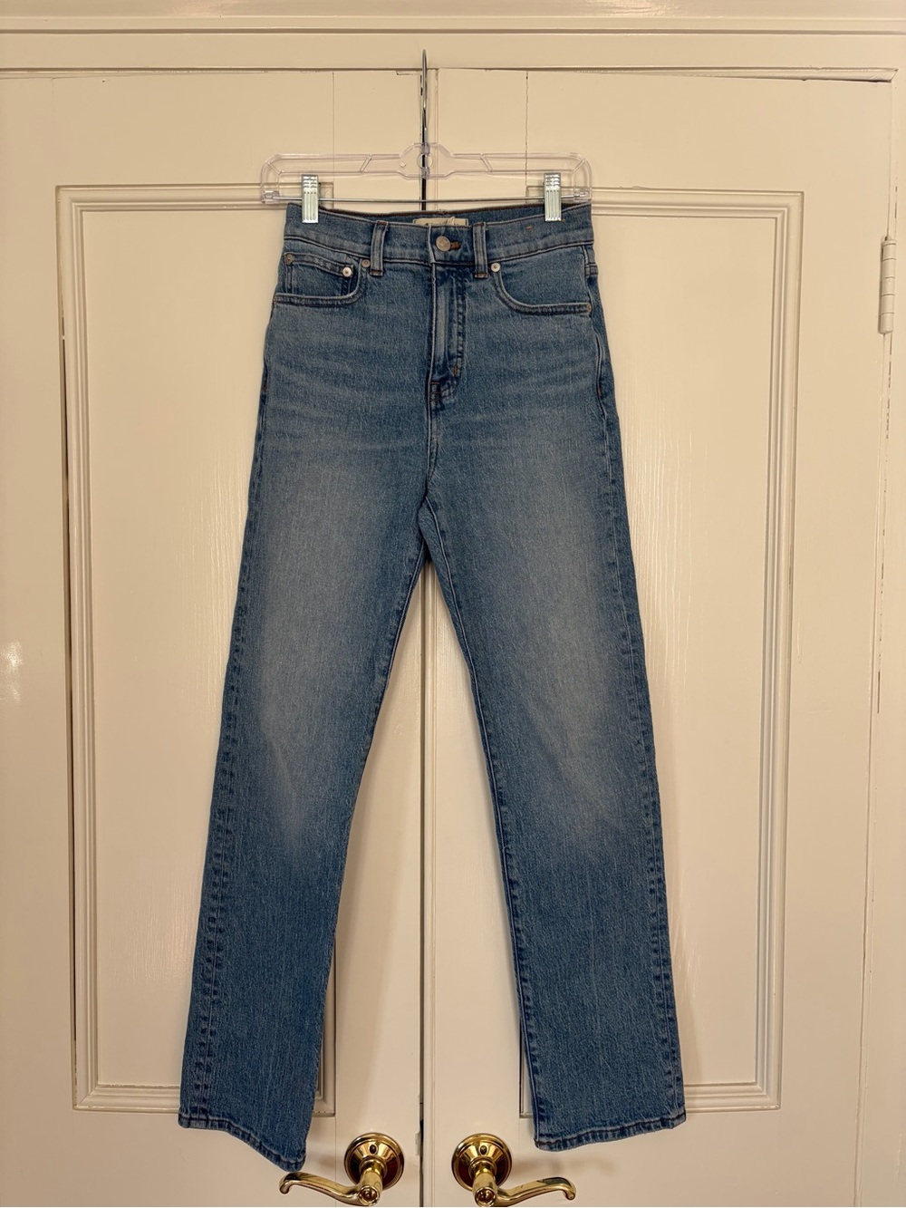 Madewell 90s Straight Women’s Jeans in Light to Medium Blue Wash
